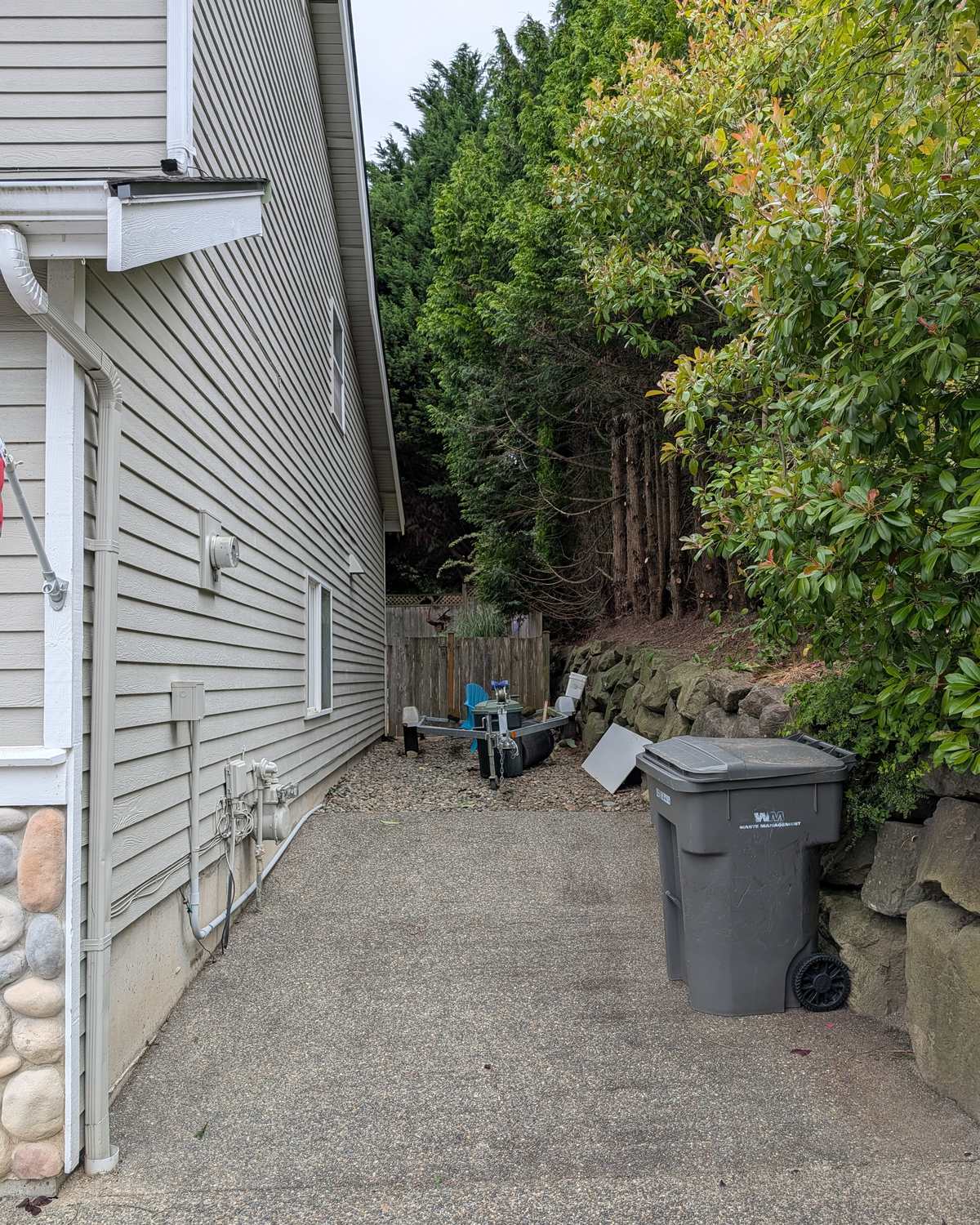 The same gravel side passage clear from end to end later the same morning